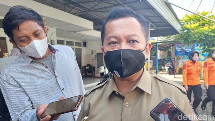 Kepala Dinas Perdagangan Yos
