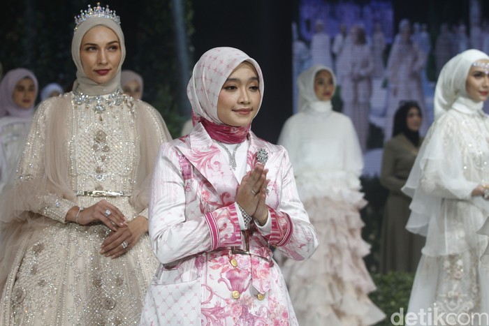 Koleksi Ayu Diah Andari 2022 Koleksi Ayu Diah Andari 2022