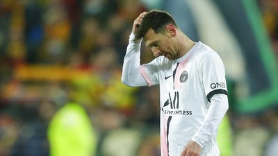 Messi dan Romantisme Tiang Gawang