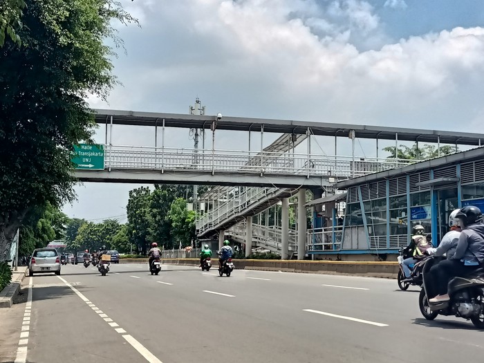 Lokasi tempat spanduk viral dukung Luhut capres 2026 (Karin-detikcom)