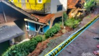 Dia menambahkan di daerah tersebut tidak pernah mengalami kejadian longsor. Namun, kata dia, saat ini terjadi karena hujan dengan intensitas tinggi terjadi sejak beberapa hari. 
