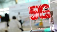 Bandara Internasional Soekarno Hatta memberikan pengalaman baru bagi pengguna jasanya, yakni konektivitas digital jaringan broadband akan kecanggihan 5G Telkomsel di Bandara. Seperti apa?