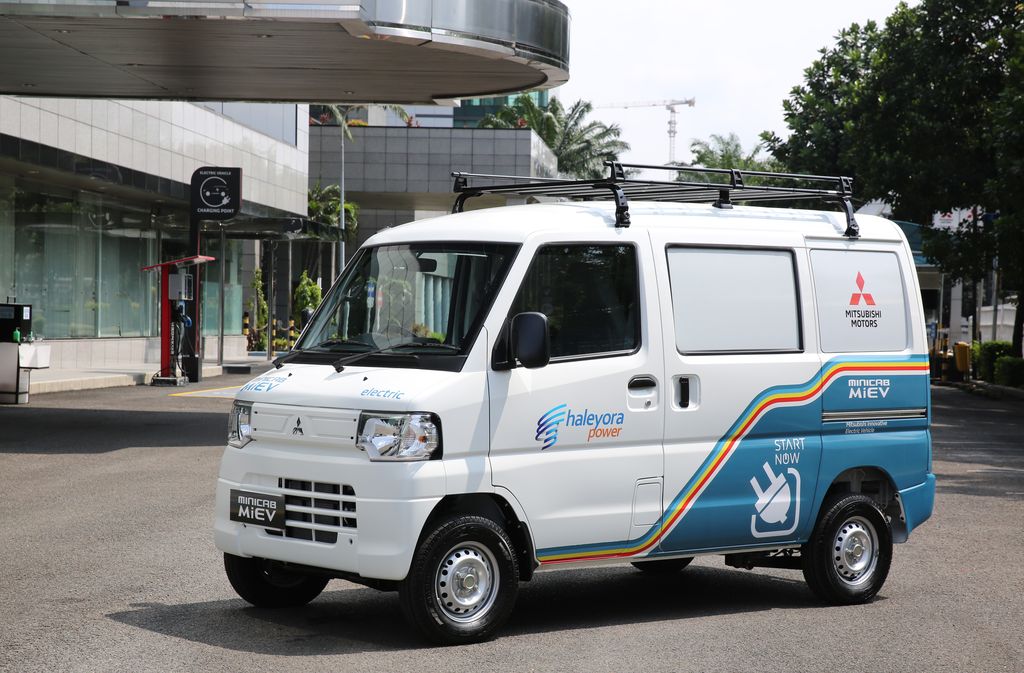 Minicab-MiEV untuk studi 4 perusahaan