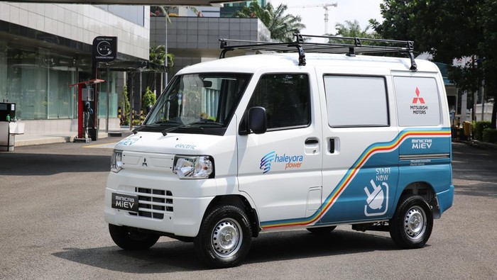 Minicab-MiEV untuk studi 4 perusahaan