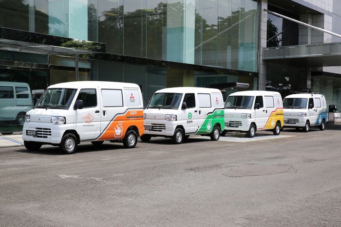 Minicab-MiEV untuk studi 4 perusahaan