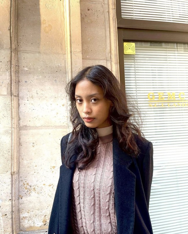 Lulusan desain komunikasi visual Unikom itu mencuri perhatian agensi Who Knows Indonesia dengan postur tubuhnya. Nafa memiliki tinggi badan 176 cm dengan berat 46 kg. Foto: dok. Instagram @nafasalvana