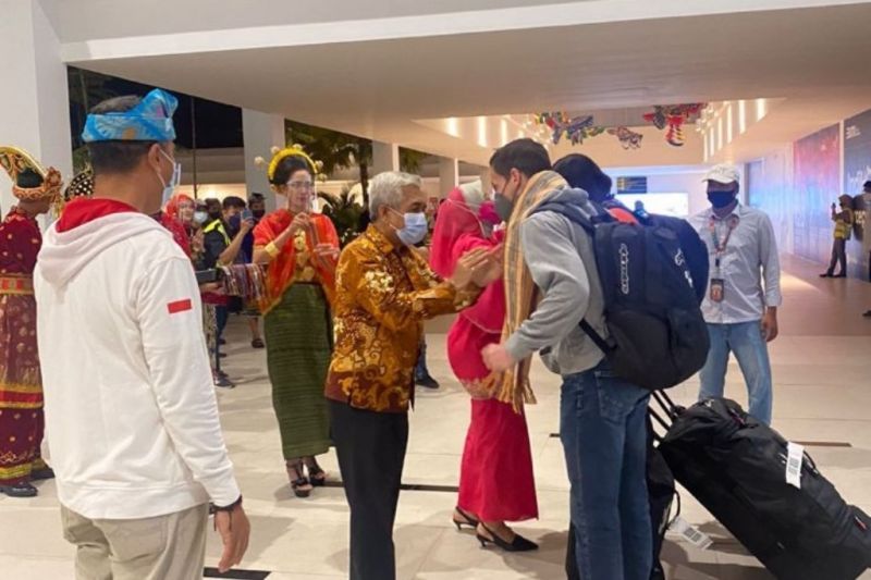 Pebalap dan kru MotoGP mulai mendarat di Mandalika