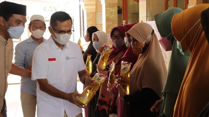 Pembagian 9 ribu liter minyak goreng