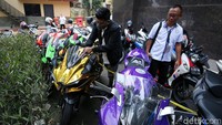 Beberapa motor gede juga kembali ke garasi Doni Salmanan. Foto: Agung Pambudhy