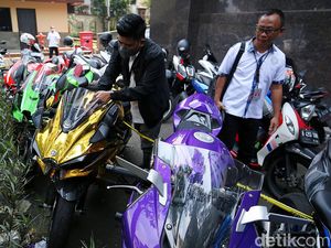 Senyum Doni Salmanan Saat Asetnya Disita Negara