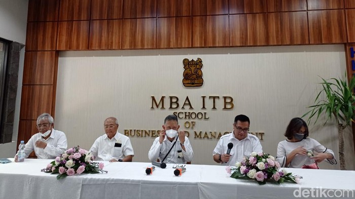 Pihak Rektorat ITB dan Dosen SBM