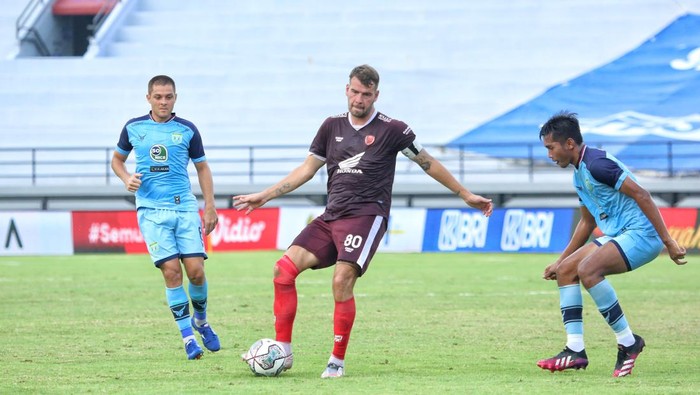 PSM Makassar Vs Persela Lamongan.