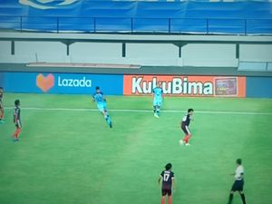 Sengit, PSM Makassar Vs Persela Saling Berbalas Gol di Babak Pertama