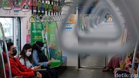 MRT Jakarta akan beroperasi dengan jadwal mulai pukul 05.00-21.30 WIB setiap hari berlaku Senin sampai Jumat dengan selang waktu keberangkatan kereta setiap 5 menit pada jam sibuk, yaitu 7.00 hingga 9.00 WIB. Di luar jam sibuk selang waktunya 10 menit.
