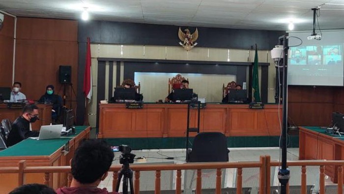 Sidang Bupati Kuansing nonaktif di PN Pekanbaru (Raja-detikcom)
