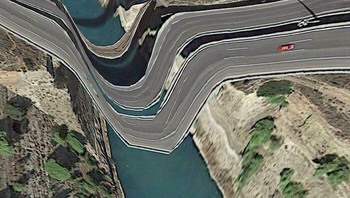 Tampilan rekaman di Google Earth yang jauh dari kenyataan. Foto: Bored Panda