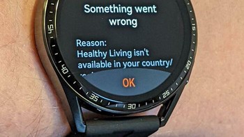 Error di tampilan sebuah smartwatch karena tidak ada fitur Healthy Living di negaa pengguna. Jadi, dia tidak bisa hidup sehat dong? Foto: Bored Panda