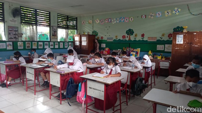 Suasana pembelajaran luring di SDN 14  Tangerang (Khairul detikcom)