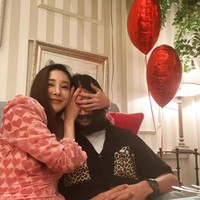 Teman-teman Tangmo memuji sikap Bird yang tulus mencintai sang aktris sampai sekarang. Dikatakan jika ia bahkan menolak untuk diwawancara dan tawaran pekerjaan lain karena tidak ingin memanfaat kematian Tangmo untuk kepentingan pribadi.Foto: Instagram @stonerbkk