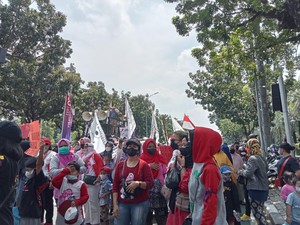 Tuntut Polusi Batu Bara Diselesaikan, Warga Marunda Longmarch ke Kemenhub