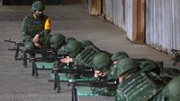 Para tentara cadangan akan mendapatkan pelatihan selama dua pekan. Mereka akan menghabiskan lebih banyak waktu untuk berlatih tempur, seperti menembakkan senjata.  