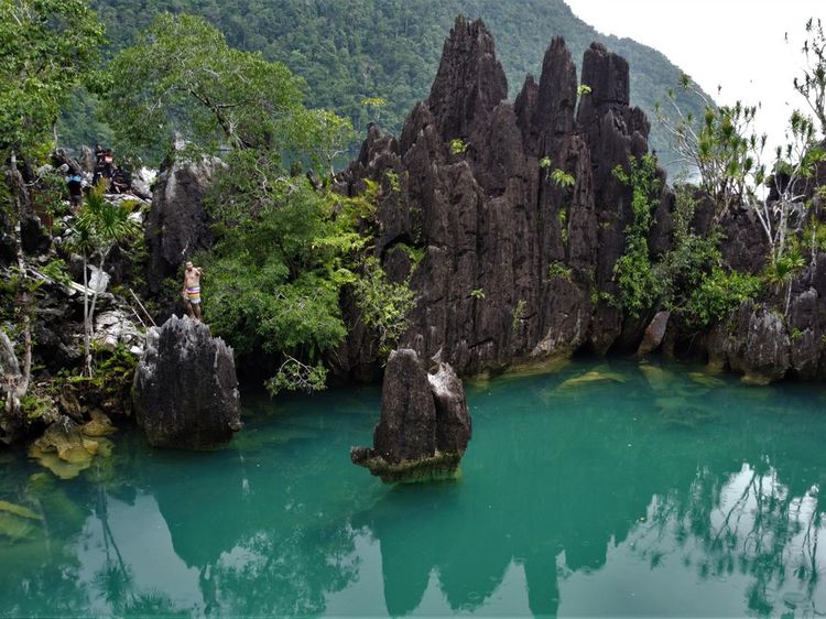 Terbuai Keindahan Blue Lagoon Labengki di Konawe
