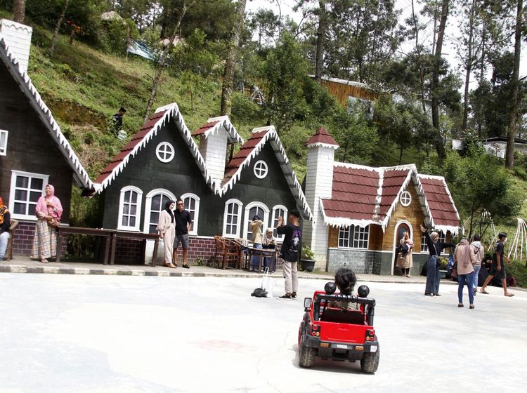 Lawu Park Paket Komplet Wisata Keluarga Tak Jauh dari Solo