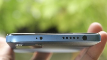 Layarnya menggunakan panel Super AMOLED berukuran 6,43 inch dengan resolusi Full HD+ dan refresh rate 90Hz. Foto: detikINET/Anggoro Suryo Jati