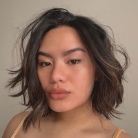 Gaya rambut Zahwa pun terlihat sempat beberapa kali berubah. Jika sebelumnya rambut Zahwa tampak keriting, maka kini rambutnya terlihat lebih lurus. Dengan potongan pendek dan styling berombak, penampilannya itu terlihat semakin fresh. Foto: Instagram