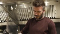 Saat Imlek 2022, David Beckham ikut memeriahkannya dengan masak hidangan Oriental, ikan goreng asam manis. Ia mengatakan cukup bangga dengan hasil masakannya yang enak.