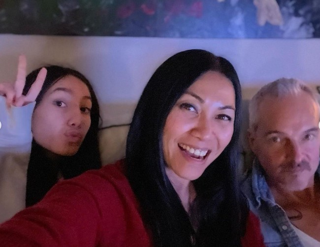 Saat ini Anggun memang diketahui tinggal di luar negeri bersama anak dan suami, Christian Kretschmar. Sebelumnya Anggun sempat 3 kali gagal membangun rumah tangga. Sang Putri yang bernama Kirana Cipta Montana Sasmi sendiri merupakan hasil pernikahannya dengan mantan suami, Cyril Montana. Foto: Instagram/@anggun_cipta