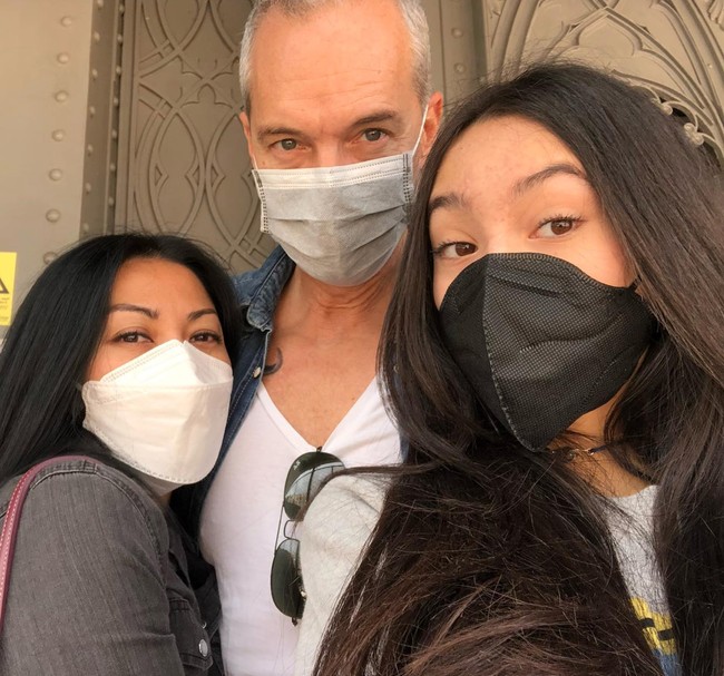 Tak hanya cantik, Kirana pun memiliki tubuh yang tinggi. Pesona Kirana itu membuat para netizen jadi ikut terpesona. Masya Allah cantiknya Kirana, bismillah jadi Model Paris Fashion Week, komentar salah seorang netizen. Kirana cantik bangeeett kaya mama nya. Be happy always yaaa, komentar lainnya. Foto: Instagram/@anggun_cipta