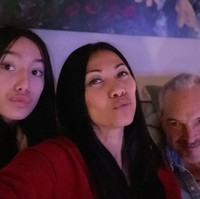 Selama ini Anggun tidak pernah memperlihatkan wajah anak semata wayangnya ke publik. Setelah lama disembunyikan, akhirnya kini Anggun pun memperlihatkan wajah sang putri melalui foto-foto yang diunggahnya ke akun Instagram. Foto: Instagram/@anggun_cipta