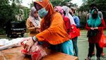 Warga Antusias Ikuti Pembagian Sembako Bersubsidi