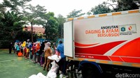 Pangan bersubsidi ini ditujukan kepada para pemegang KJP Plus, warga lansia, penyandang disabilitas, buruh ber-KTP DKI, dan guru non-PNS setiap bulannya.