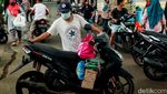 Warga Antusias Ikuti Pembagian Sembako Bersubsidi