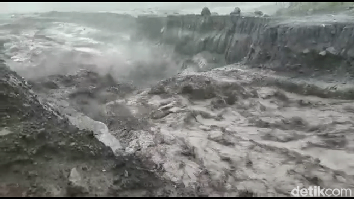 banjir lahar dingin semeru