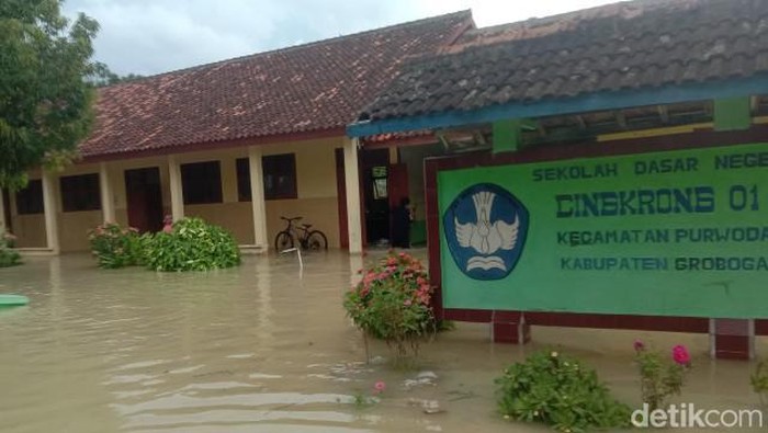 Banjir melanda di Desa Cingkrong, Kecamatan Purwodadi, Kabupaten Grobogan.
