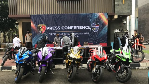 Barang Bukti Doni Salmanan
