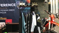 Dalam putusannya terkait barang bukti, hakim mempedomani sesuai dengan ketentuan Pasal 46 ayat 1 KUHAP huruf c dan juga mempertimbangkan Pasal 91 Undang-undang nomor 1 tahun 2023. Hanif Hawari/detikcom.