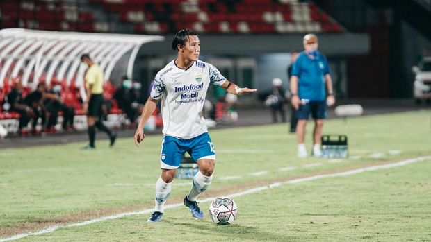 Bek Persib Henhen Herdiana.