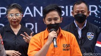 Doni Salmanan menjadi tersangka kasus penipuan dan Tindak Pidana Pencucian Uang (TPPU) platform Quotex. Polisi pun menyita sejumlah kendaraan milik tersangka, di antaranya mobil Porsche, Lamborghini hingga motor gede (moge). (Agung Pambudhy/detikcom)