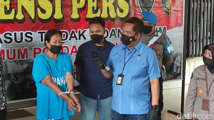 Emak-emak penipu modus gendam ditangkap Polda Jateng