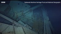 Pengambilan video untukmengabadikan endurance pun dilakukan dengnna kamera bawah air. Meski begitu kapal tak tersentuh. (BBC/Falklands Maritime Heritage Trust and National Geographic)