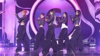 Sebelum perilisan album, (G)I-DLE menggelar showcase untuk memperlihatkan penampilan perdana membawakan lagu Tomboy. Foto: (dok. Cube Entertainment)