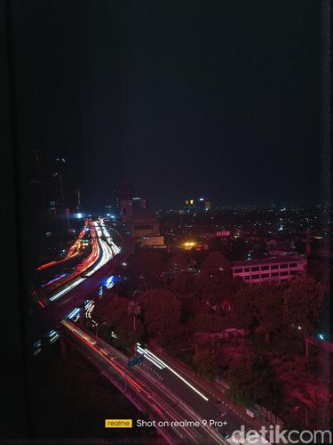 Hasil foto Realme 9 Pro+