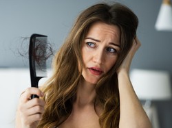 9 Cara Agar Rambut Tidak Rontok, Praktis Nggak Pakai Ribet