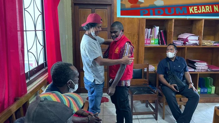 Jaksa Hentikan Kasus Penganiayaan Petani Ubi Papua