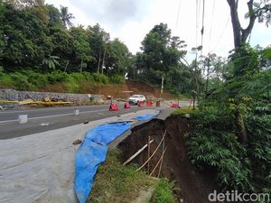 Jalur Utama Semarang-Jogja Longsor, Ada Pengalihan di Pasar Pingit