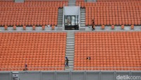 Kini stadion JIS akan digunakan untuk melaksanakan salat Id. Sekretaris Daerah (Sekda) DKI Jakarta Marullah Matali menyatakan kegiatan salat Idul Fitri di Jakarta Internasional Stadium (JIS) merupakan implementasi dari arahan Gubernur Anies Baswedan untuk menghadirkan ruang ketiga bagi warga Jakarta. Marullah juga mengatakan salat Id di JIS digelar atas permintaan warga. Rifkianto Nugroho/detikcom
